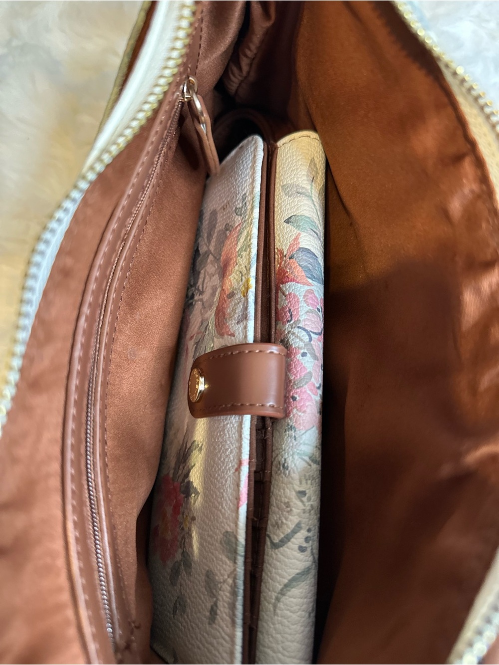 Two Piece Set- Floral Print White & Brown Shoulder Bag & Wallet - Women’s - Picture 3 of 5